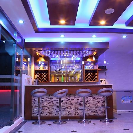 Hotel Royal King Yangon Esterno foto