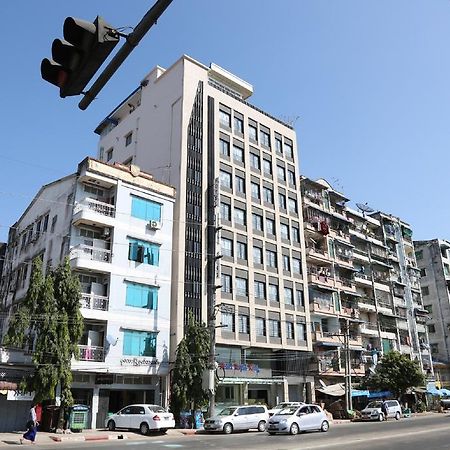 Hotel Royal King Yangon Esterno foto