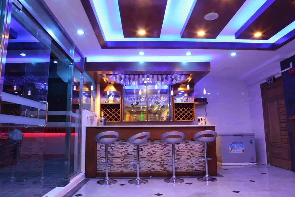 Hotel Royal King Yangon Esterno foto