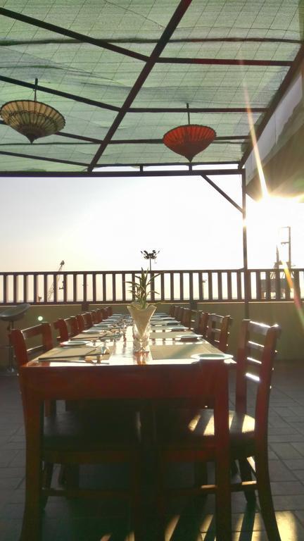 Hotel Royal King Yangon Esterno foto