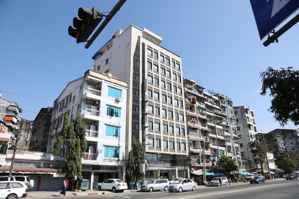 Hotel Royal King Yangon Esterno foto