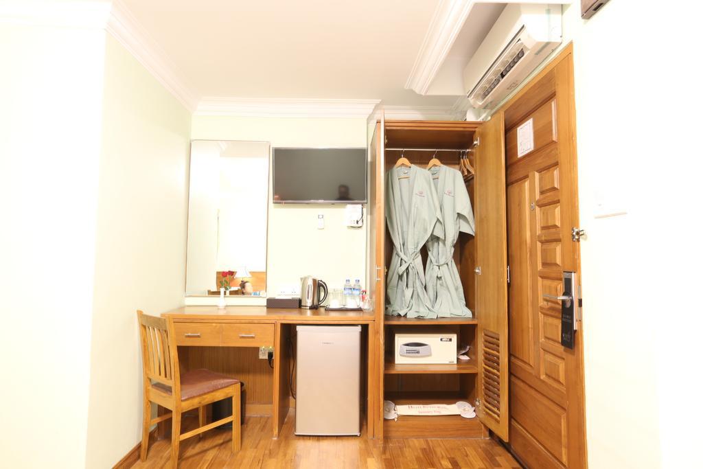 Hotel Royal King Yangon Esterno foto
