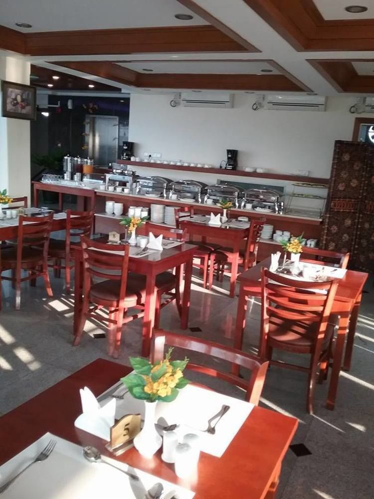 Hotel Royal King Yangon Esterno foto