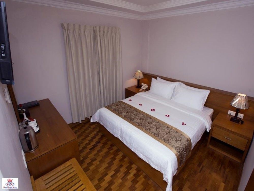 Hotel Royal King Yangon Esterno foto