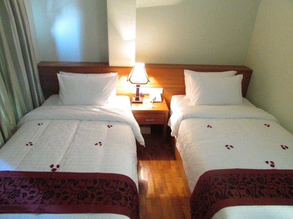 Hotel Royal King Yangon Esterno foto