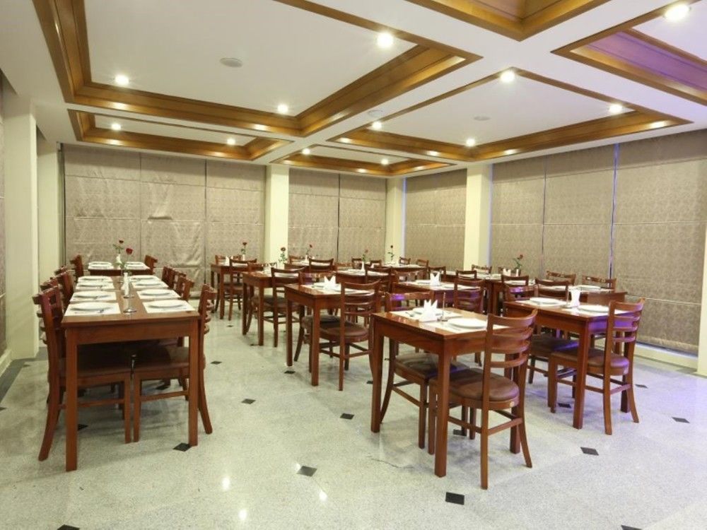 Hotel Royal King Yangon Esterno foto